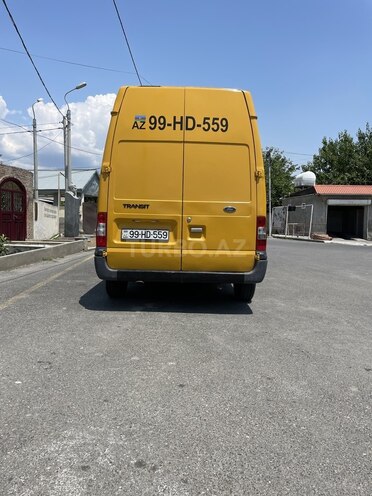 Ford Transit-4