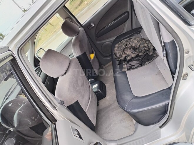 Mitsubishi Airtrek 2002, 206,000 km - 2.4 l - Qobustan