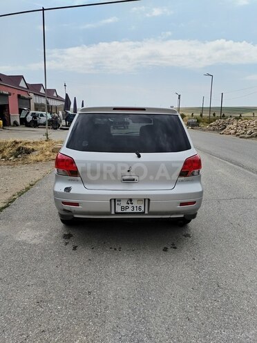 Mitsubishi Airtrek 2002, 206,000 km - 2.4 l - Qobustan