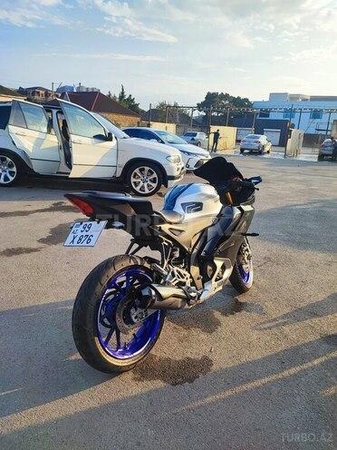Yamaha R15M-7