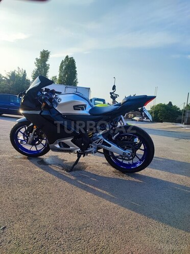 Yamaha R15M-4
