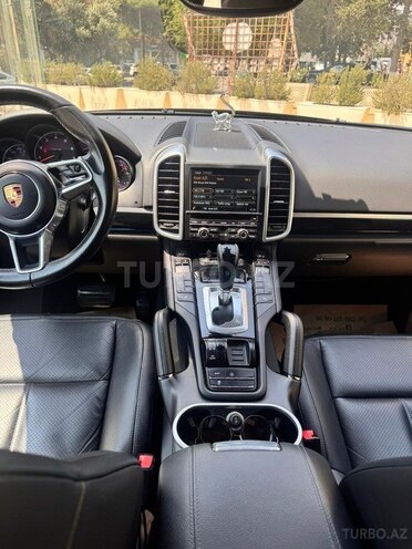 Porsche Cayenne-5