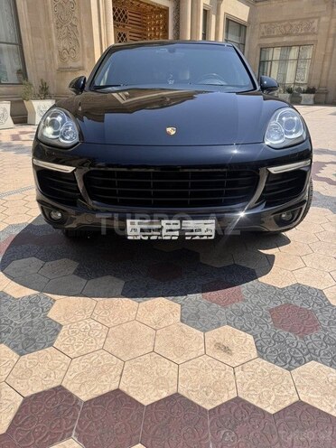 Porsche Cayenne-1