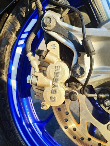 Yamaha R15M-8