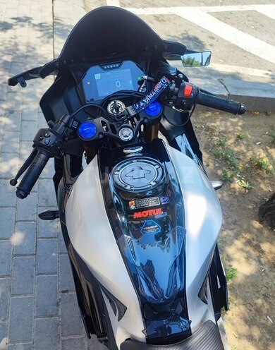 Yamaha R15M-9
