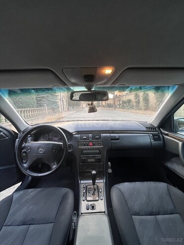Mercedes E 240 2000, 382,000 km - 2.4 l - Bakı
