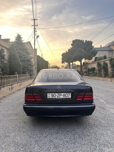 Mercedes E 240 2000, 382,000 km - 2.4 l - Bakı