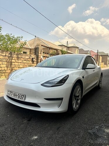 Tesla Model 3-2