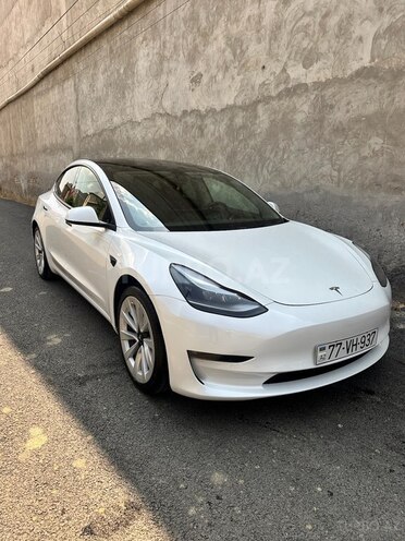 Tesla Model 3-3