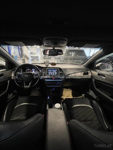 Hyundai Sonata-4