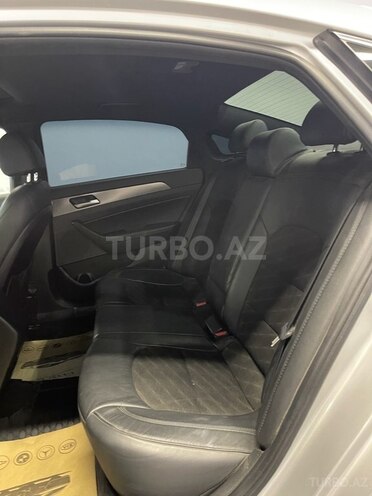 Hyundai Sonata-9