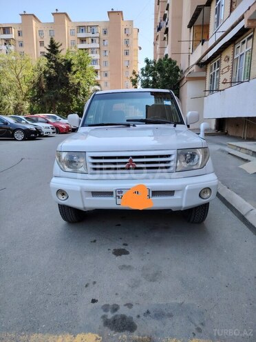Mitsubishi Pajero io 1999, 283,000 km - 1.8 l - Bakı
