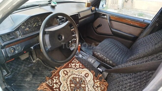 Mercedes E 200 1989, 562,000 km - 2.0 l - Bakı