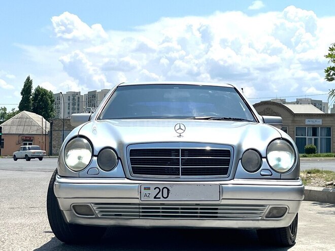 Mercedes E 240 1999, 456,000 km - 2.4 l - Gəncə