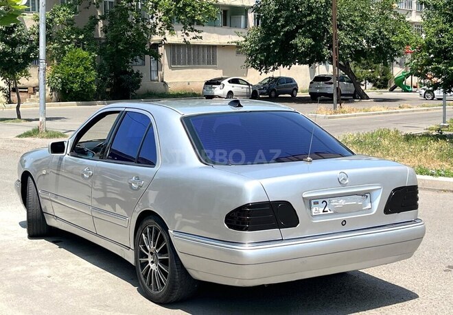 Mercedes E 240 1999, 456,000 km - 2.4 l - Gəncə