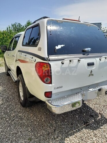 Mitsubishi L200 2011, 250,000 km - 2.5 l - Quba