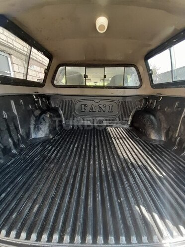 Mitsubishi L200 2011, 250,000 km - 2.5 l - Quba