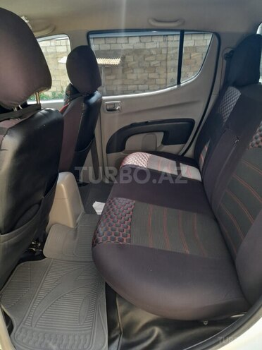 Mitsubishi L200 2011, 250,000 km - 2.5 l - Quba