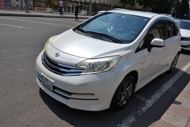 Nissan Note-7
