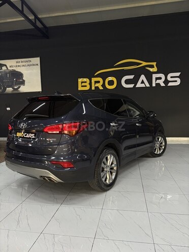 Hyundai Santa Fe-15
