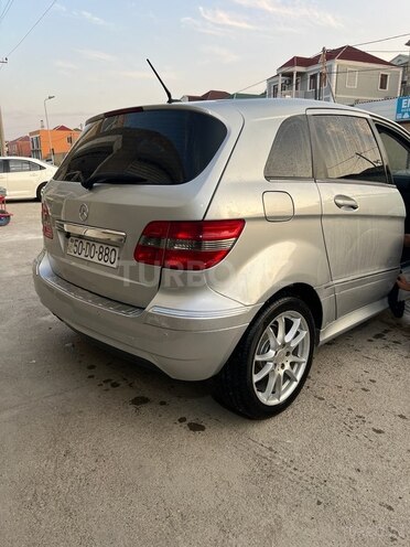 Mercedes B 180 2009, 180,000 km - 1.7 l - Bakı