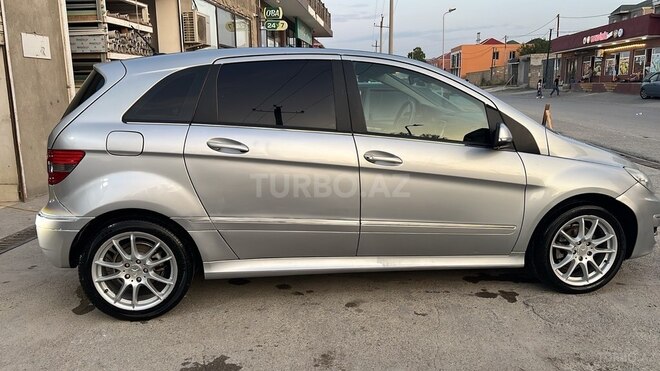 Mercedes B 180 2009, 180,000 km - 1.7 l - Bakı