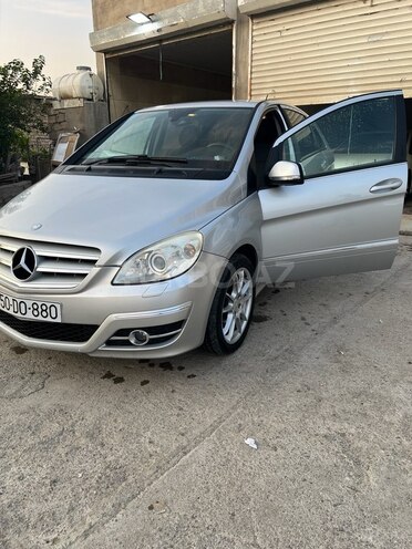 Mercedes B 180 2009, 180,000 km - 1.7 l - Bakı