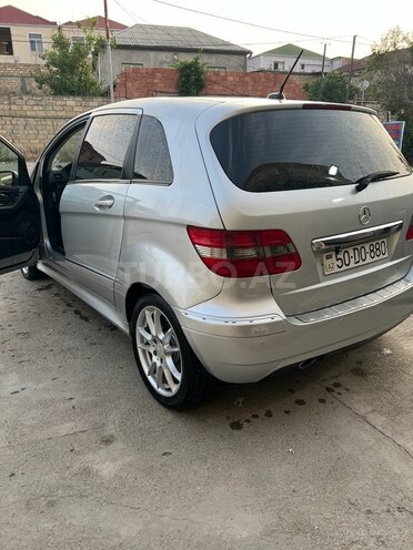 Mercedes B 180 2009, 180,000 km - 1.7 l - Bakı