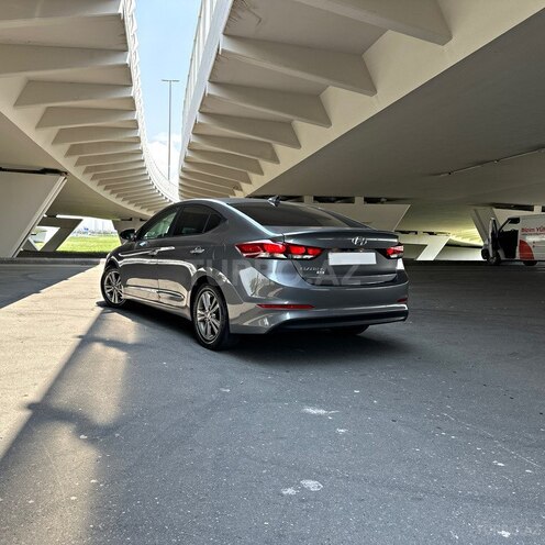 Hyundai Elantra 2018, 18,000 km - 2.0 l - Bakı
