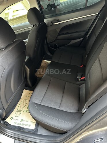 Hyundai Elantra 2018, 18,000 km - 2.0 l - Bakı