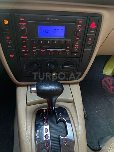 Volkswagen Passat 2004, 225,308 km - 1.8 l - Bakı