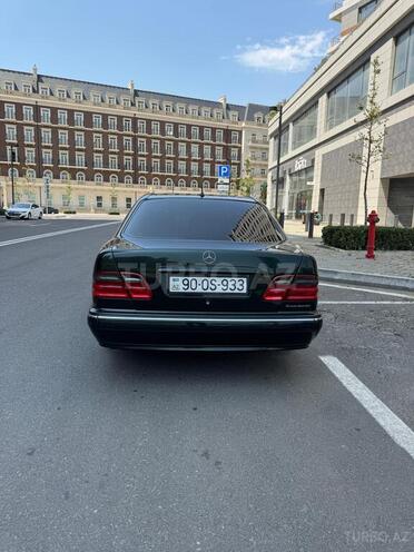 Mercedes E 240 2001, 350,000 km - 2.4 l - Bakı