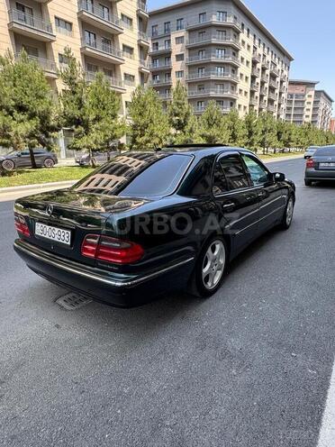 Mercedes E 240 2001, 350,000 km - 2.4 l - Bakı