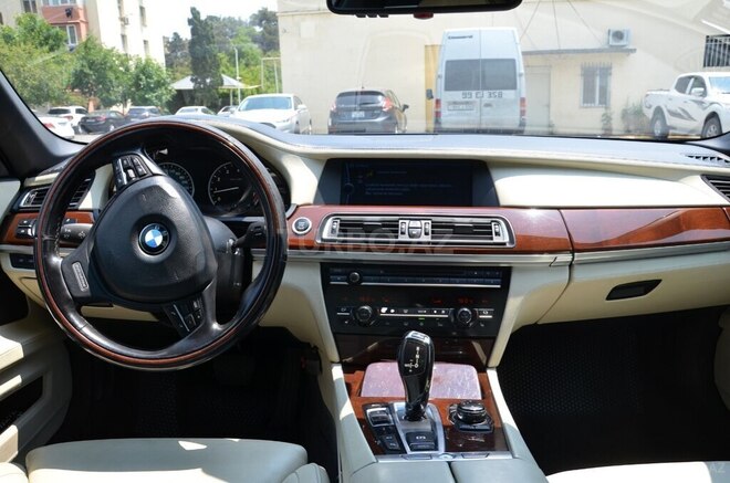 BMW 750 2010, 185,000 km - 4.4 l - Bakı
