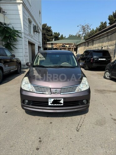 Nissan Tiida-1