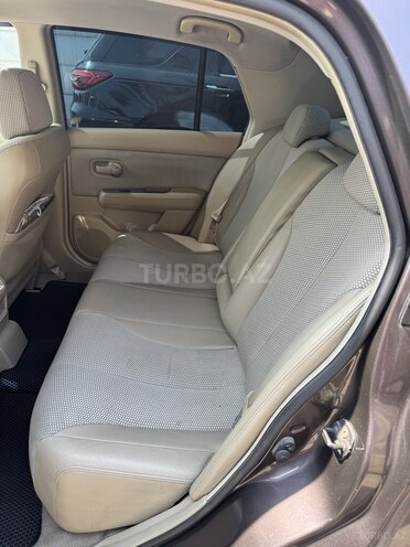 Nissan Tiida-17
