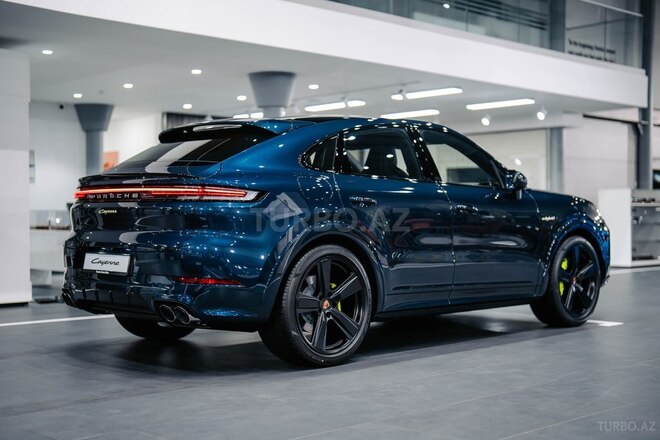 Porsche Cayenne E-hybrid Coupe-4