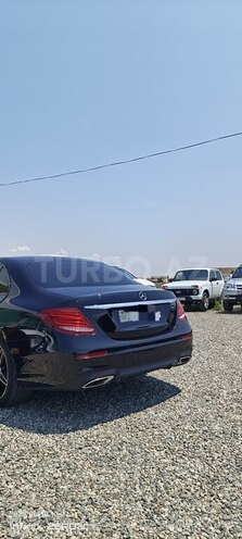 Mercedes E 200 4MATIC-11