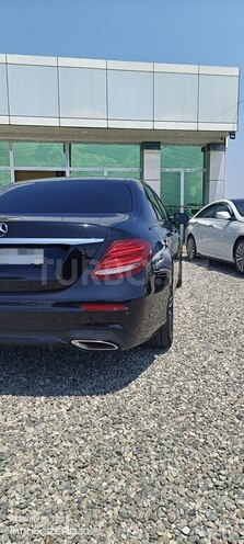Mercedes E 200 4MATIC-9