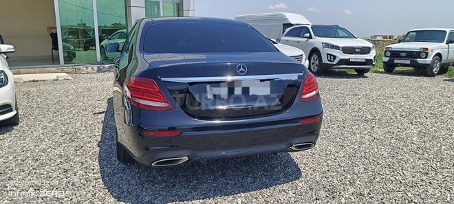 Mercedes E 200 4MATIC-12