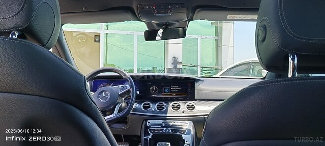 Mercedes E 200 4MATIC-19