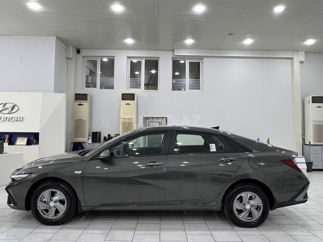 Hyundai Elantra-8