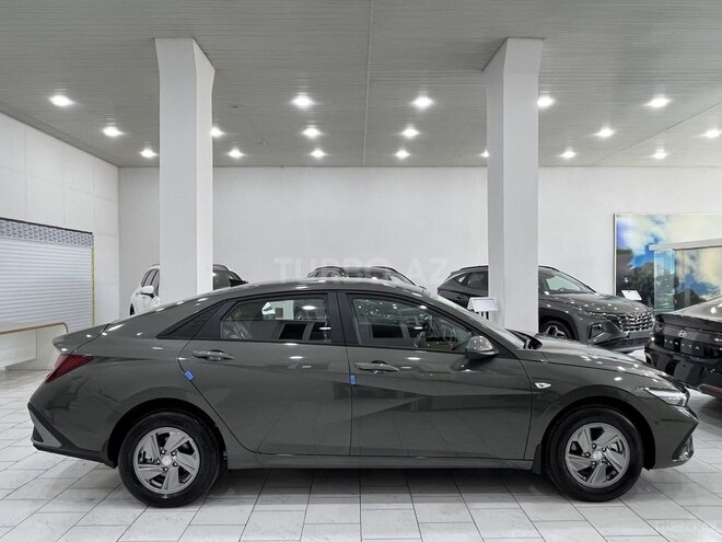 Hyundai Elantra-7