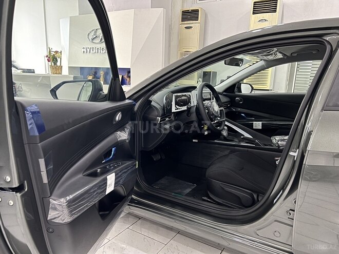 Hyundai Elantra-10