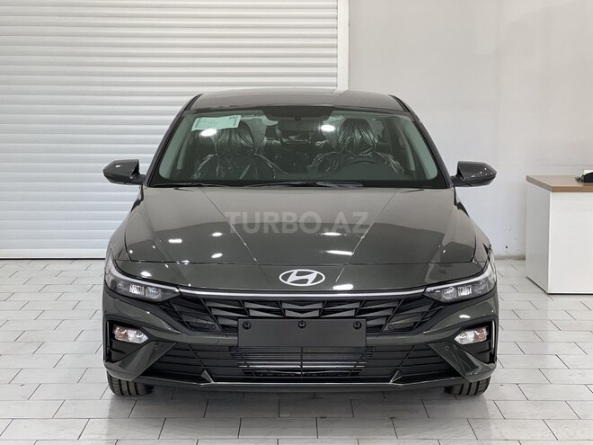 Hyundai Elantra-1