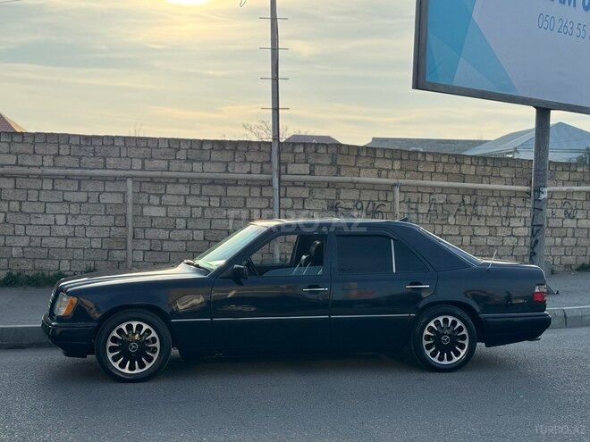 Mercedes E 220 1995, 512,456 km - 2.2 l - Bakı