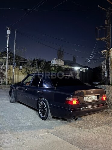 Mercedes E 220 1995, 512,456 km - 2.2 l - Bakı