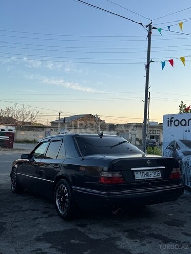 Mercedes E 220 1995, 512,456 km - 2.2 l - Bakı