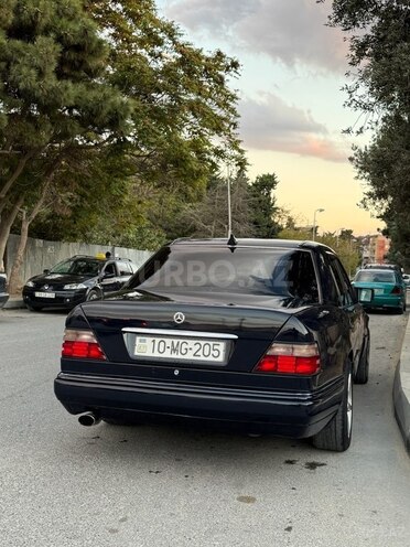 Mercedes E 220 1995, 512,456 km - 2.2 l - Bakı