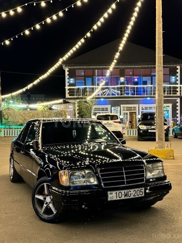Mercedes E 220 1995, 512,456 km - 2.2 l - Bakı